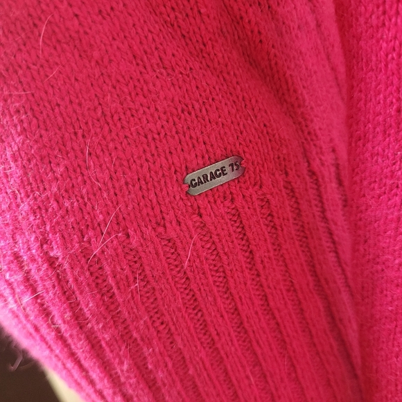 Garage v-neck Sweater - Picture 4 of 4